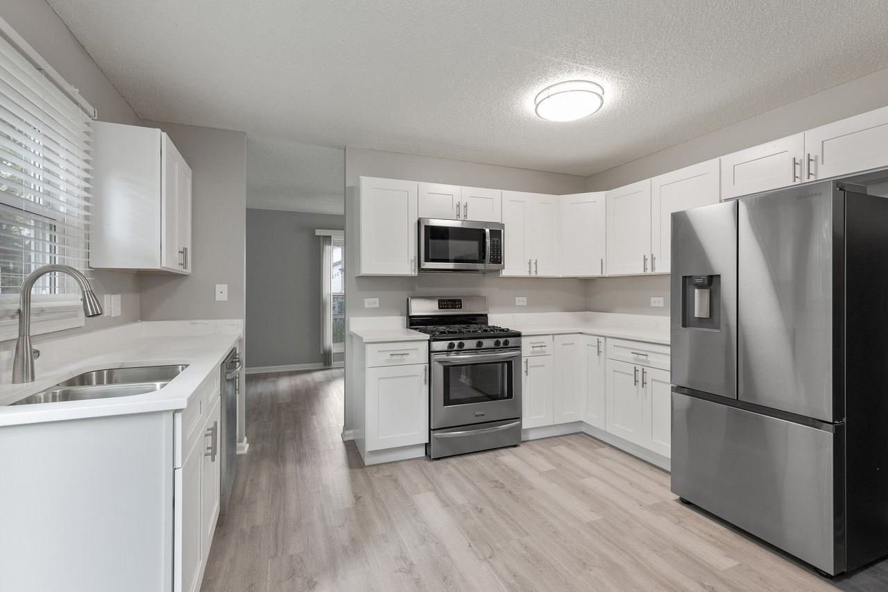 135 Encina Dr - Photo 5 of 28