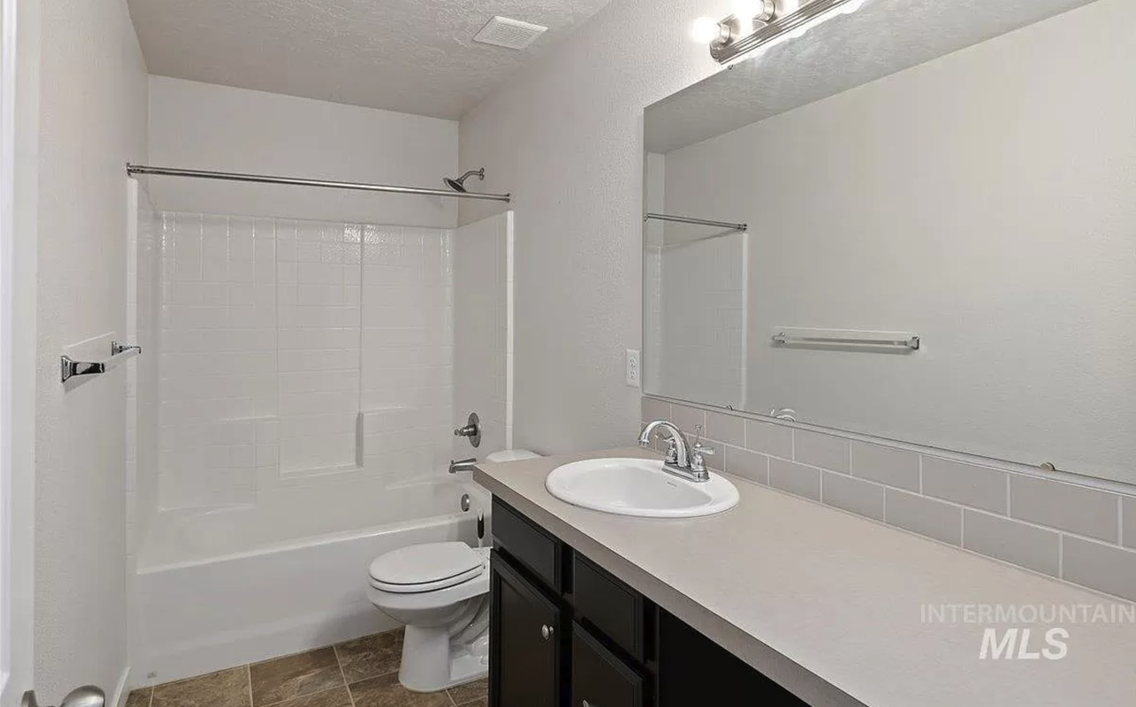 221 W Wausau St #1 - Photo 5 of 26