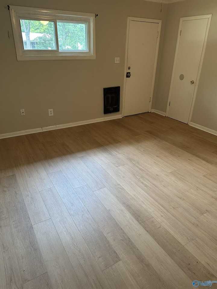 1402 Rison Ave Ne #A - Photo 3 of 10
