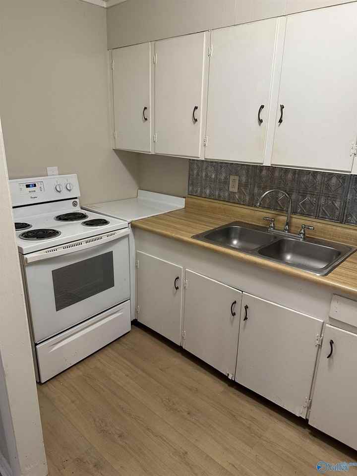 1402 Rison Ave Ne #A - Photo 5 of 10