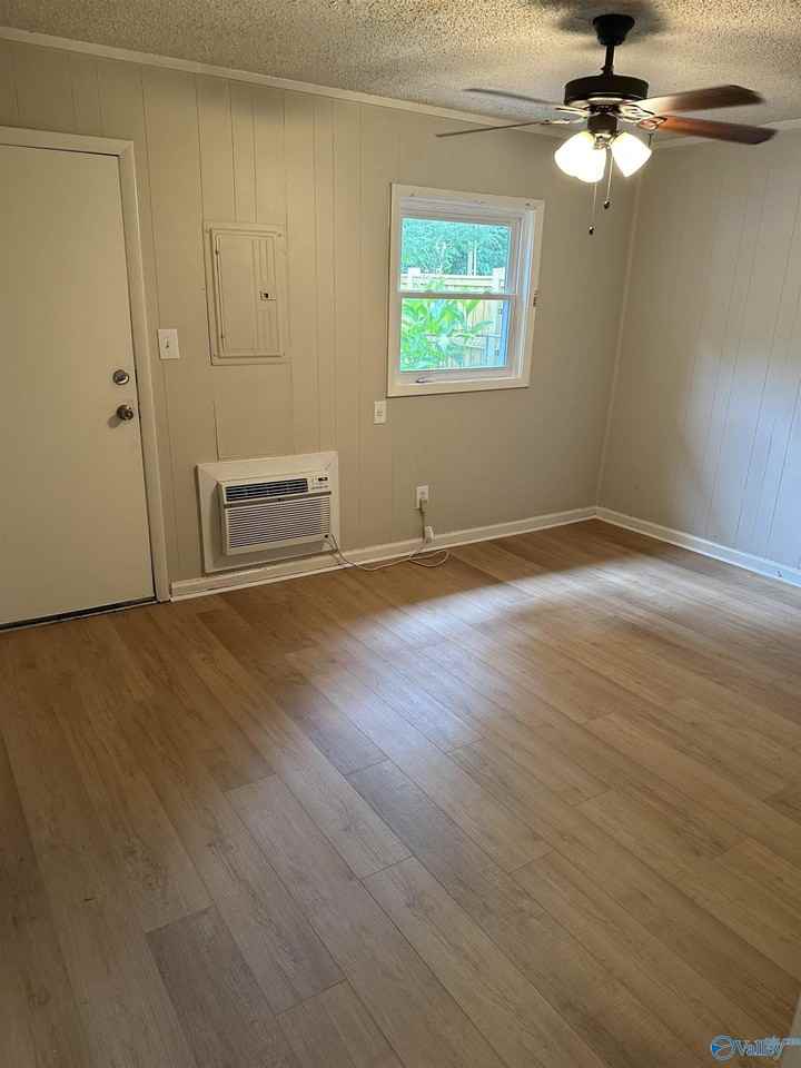 1402 Rison Ave Ne #A - Photo 7 of 10