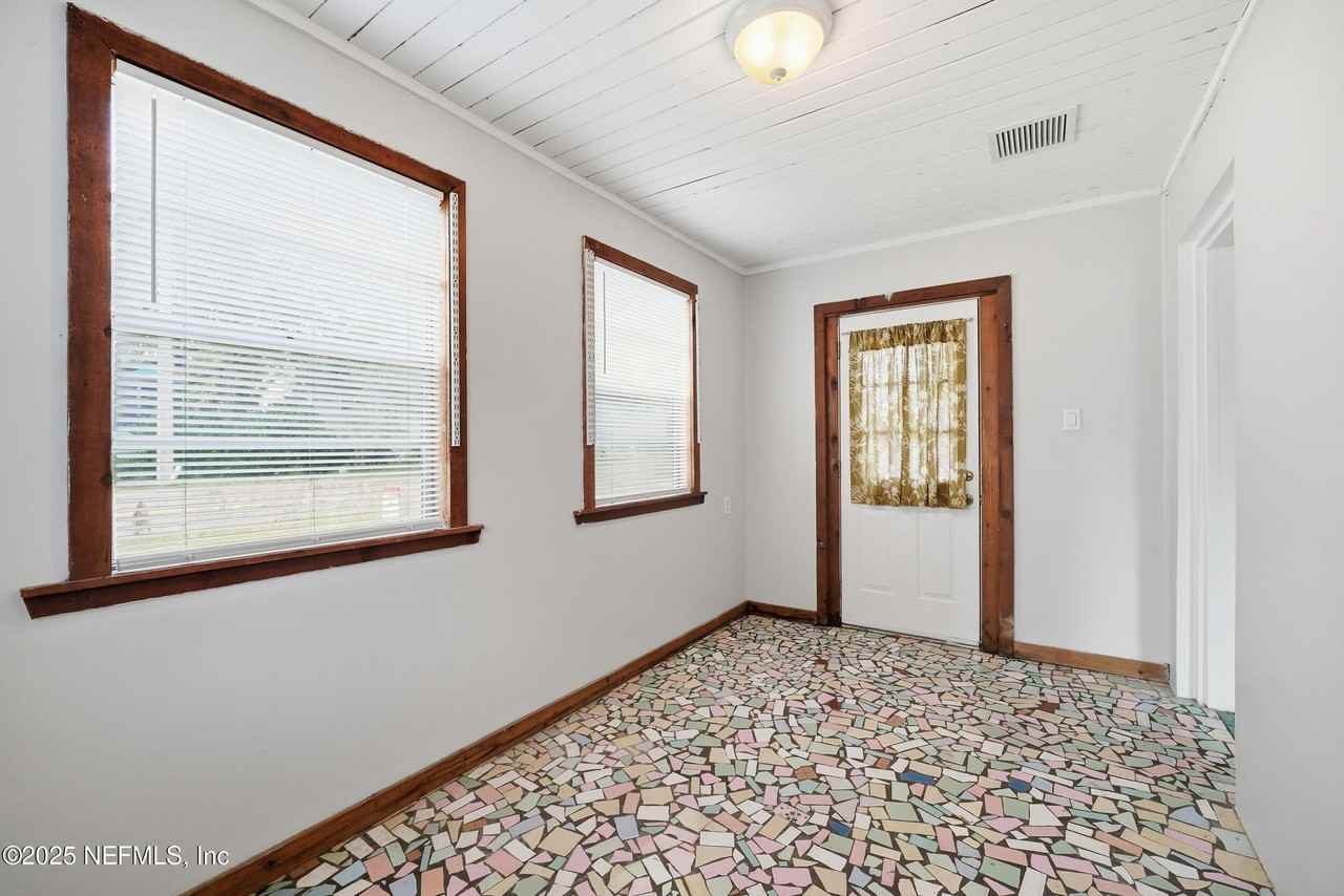 1211 Penman Rd - Photo 5 of 44