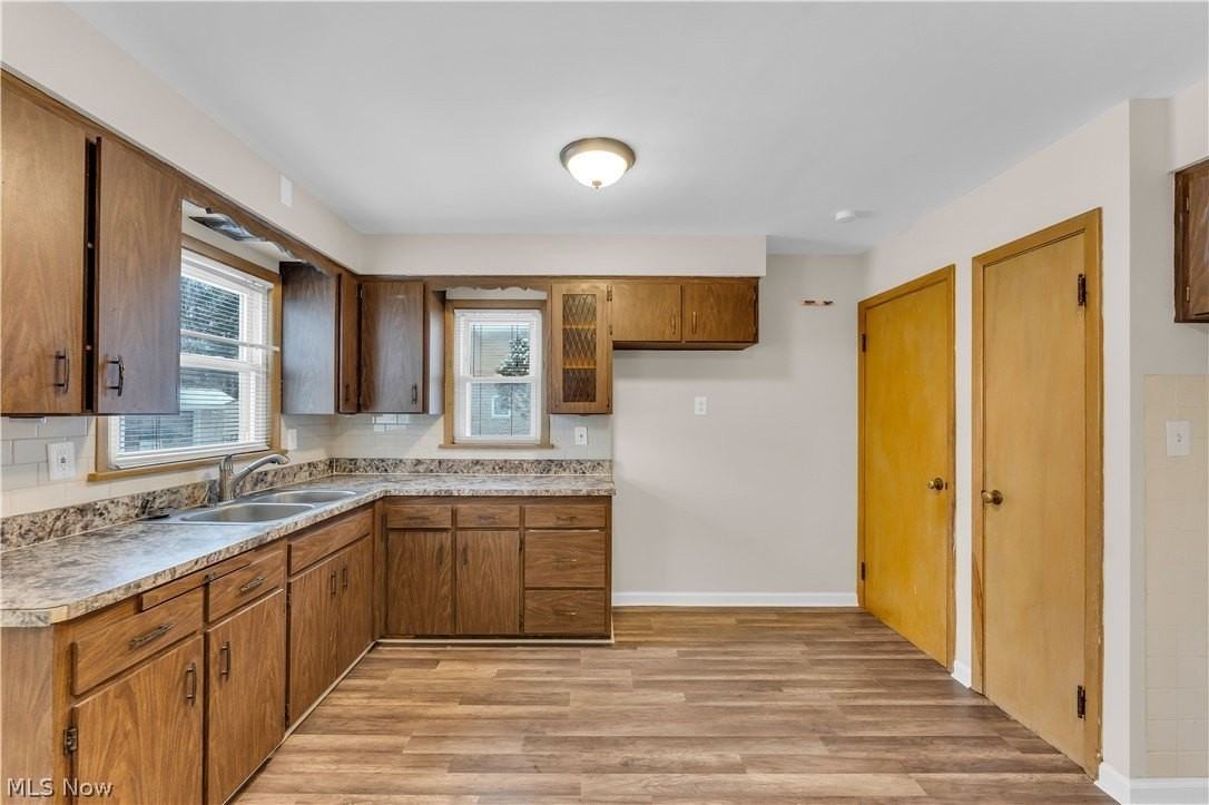 21980 Ivan Ave - Photo 6 of 29
