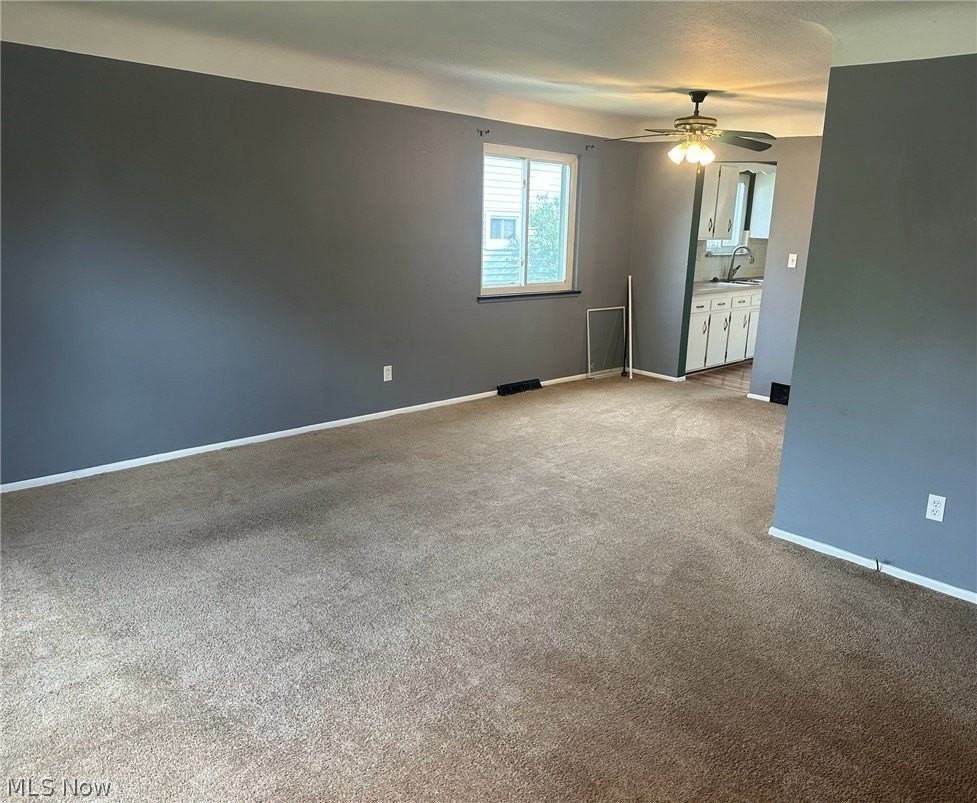 1187 Bonnie Ln - Photo 3 of 10