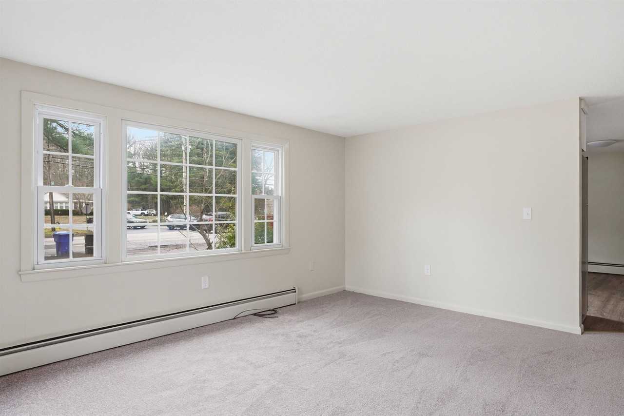 289 Derry Rd #A - Photo 5 of 16