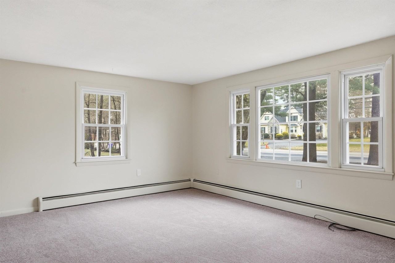 289 Derry Rd #A - Photo 7 of 16