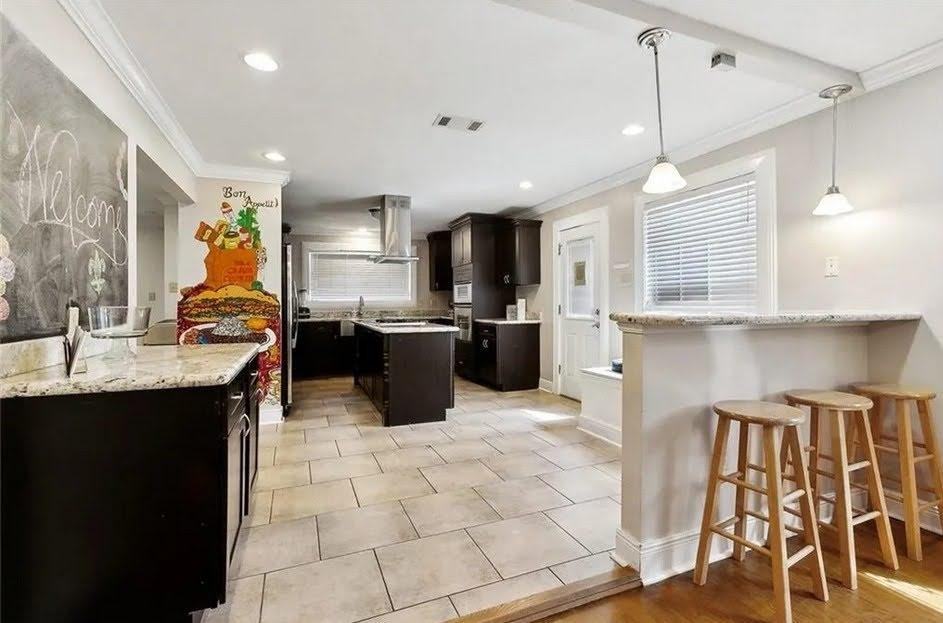 Charlotte Dr - Photo 5 of 9