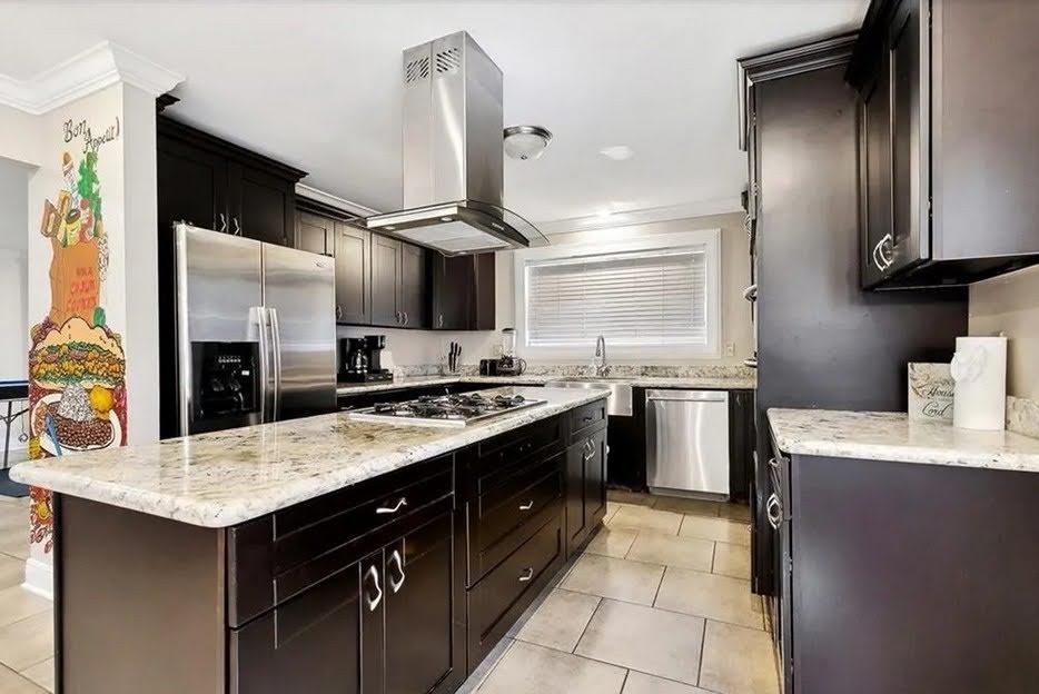 Charlotte Dr - Photo 6 of 9