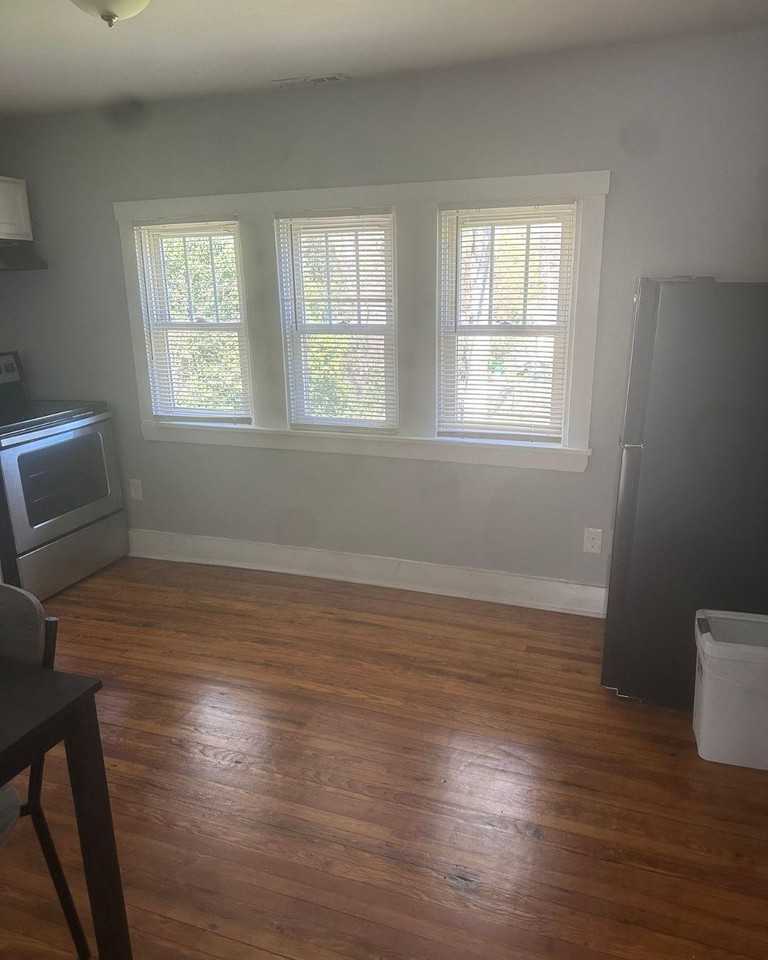 Booker Ave - Photo 3 of 11