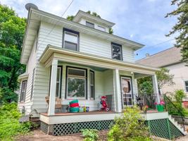 featured image of 118 E Park St #1