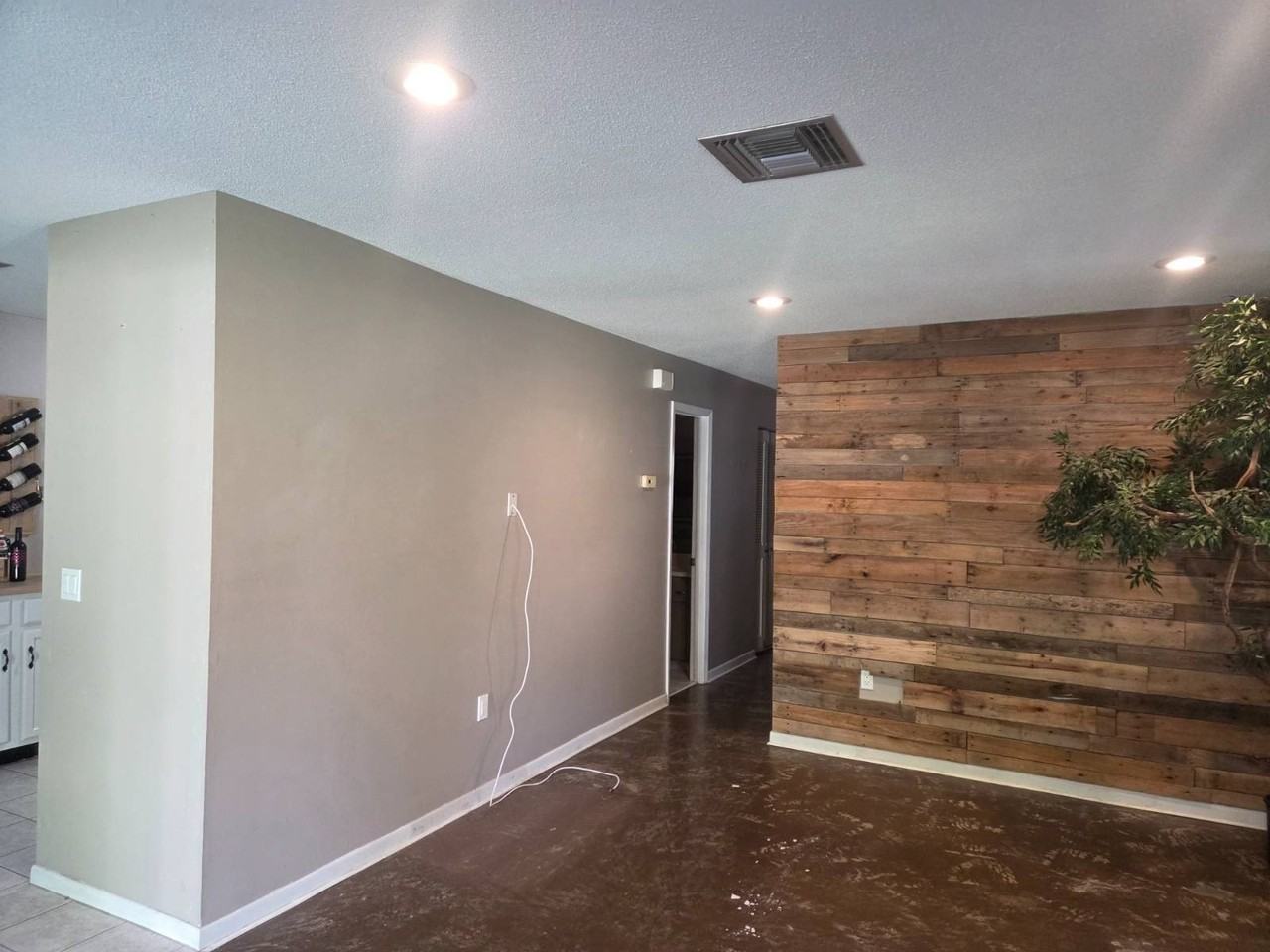 203 Longview Rd - Photo 3 of 14