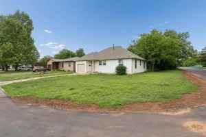 featured image of 901 Hoyt Ave