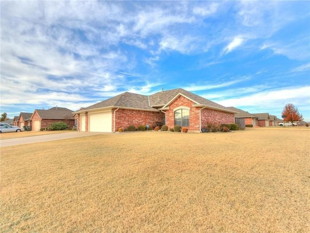 4817 Montrose Dr - Photo 3 of 18