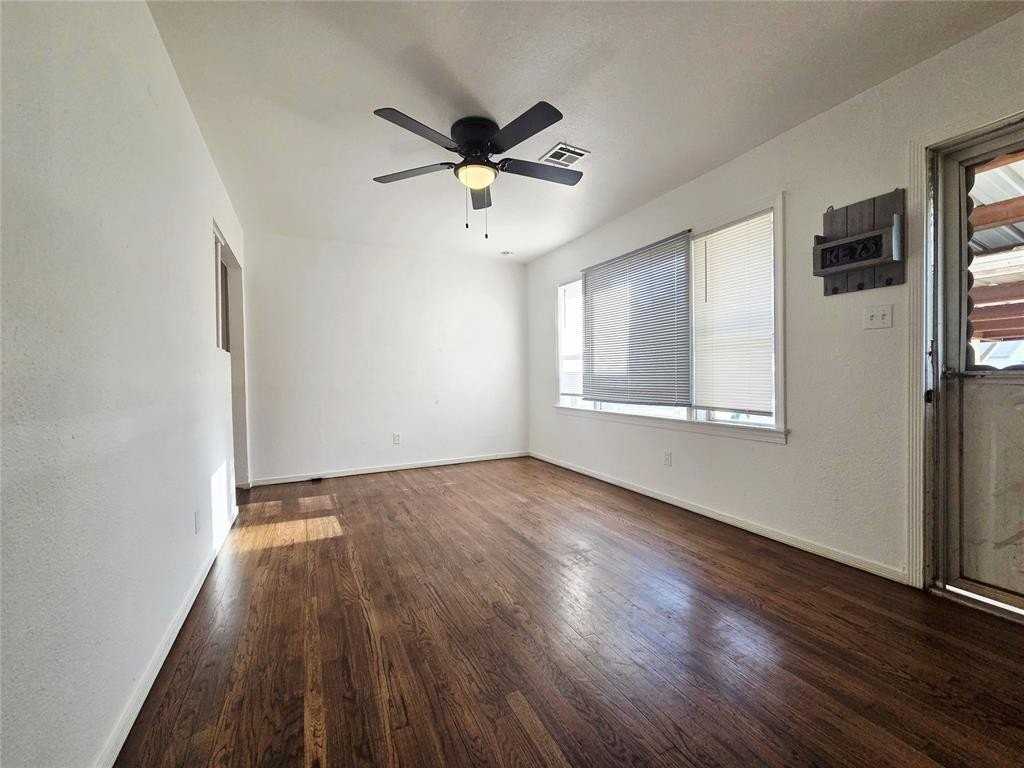 3413 Willow Creek Dr - Photo 3 of 21