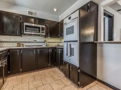 2615 Nw 63rd St - Photo 2 of 11