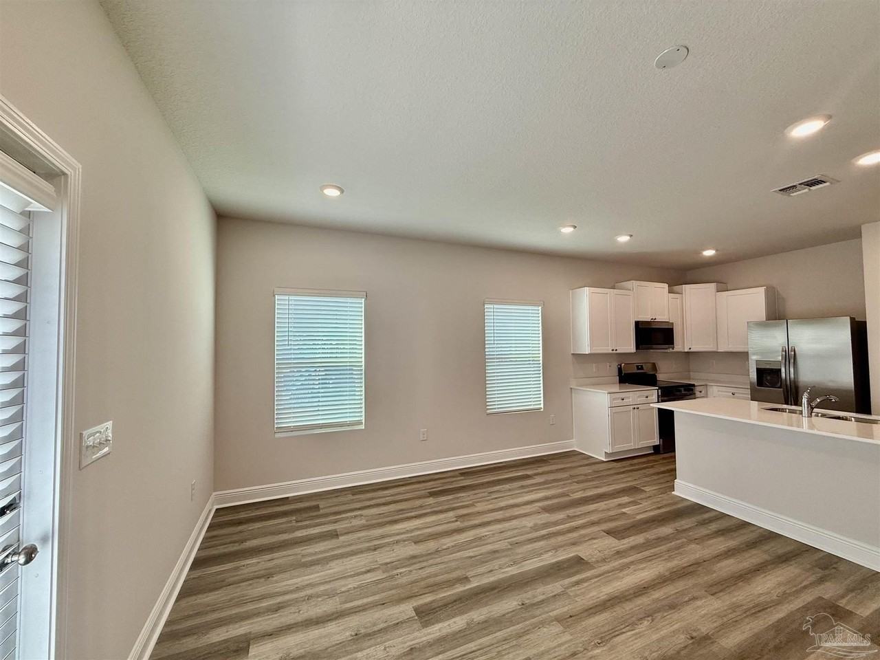 4067 Pendragon Cir - Photo 5 of 30
