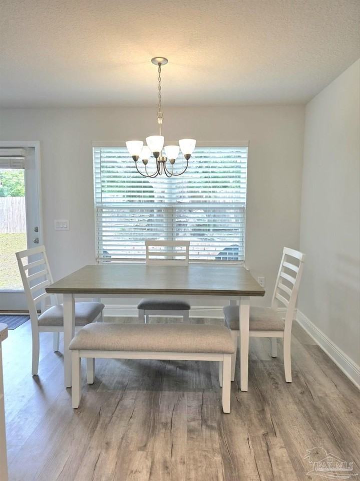 380 Hilburn Ln - Photo 5 of 22