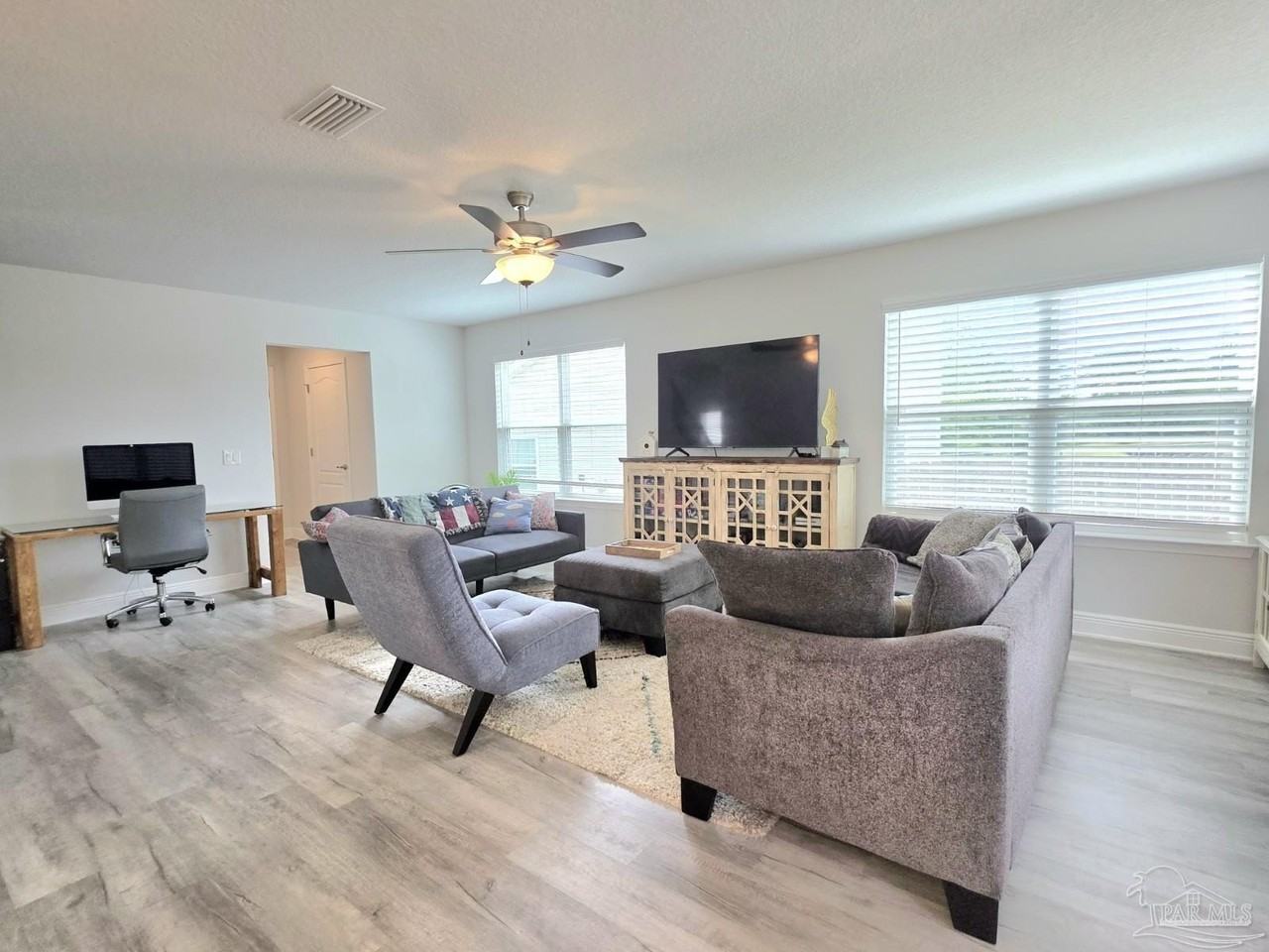 380 Hilburn Ln - Photo 7 of 22