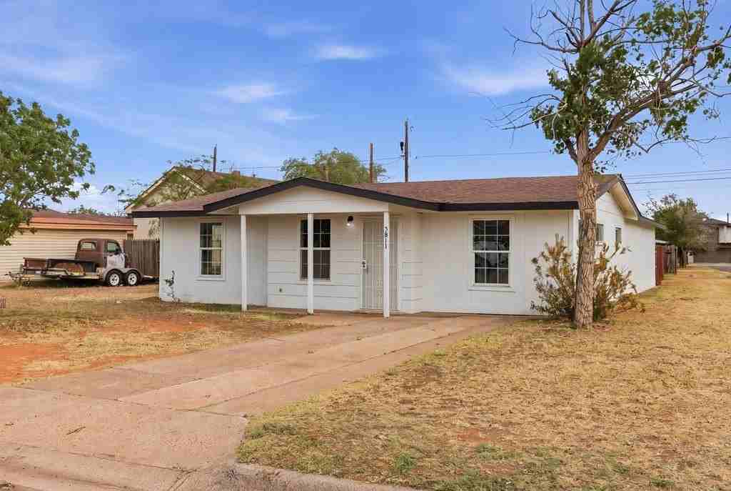 3811 Cedar Spring Dr - Photo 2 of 22