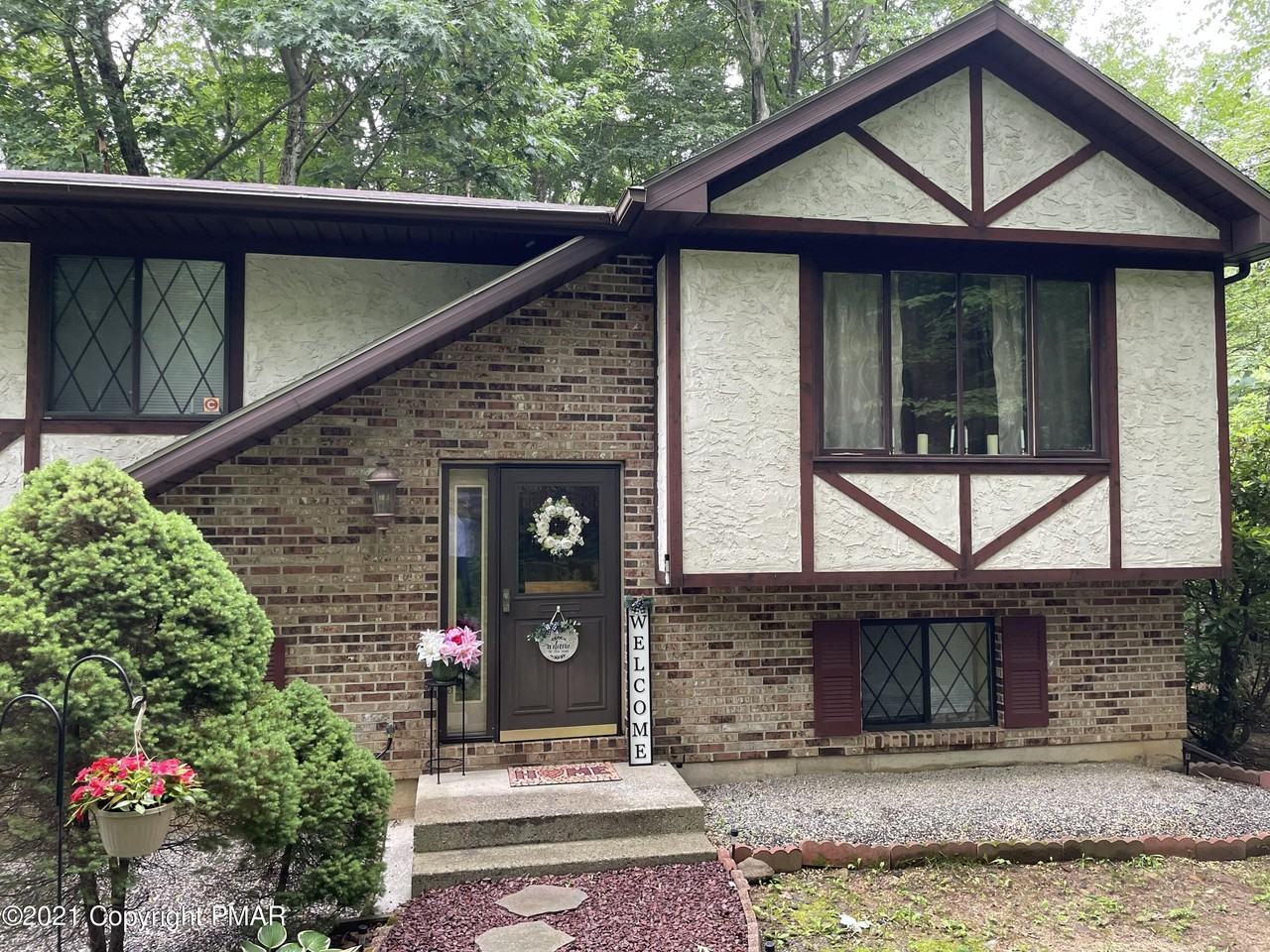 51 Seneca Rd - Photo 3 of 34