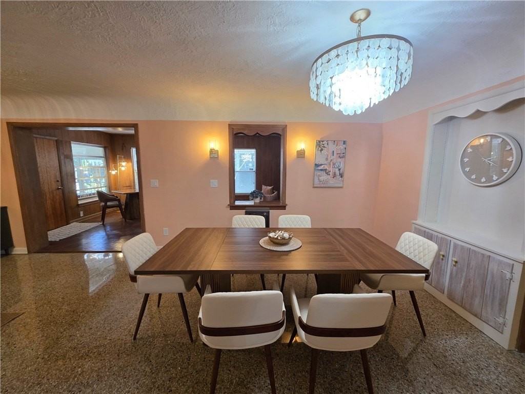 843 22nd Pl - Photo 7 of 30