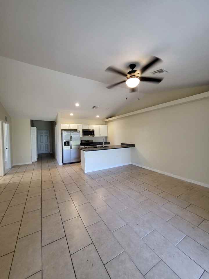 518 Skyline Blvd #518 - Photo 3 of 14