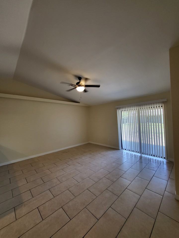 518 Skyline Blvd #518 - Photo 4 of 14