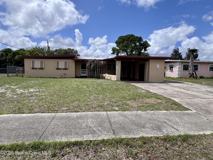 305 Edinburgh Dr - Photo 1 of 1