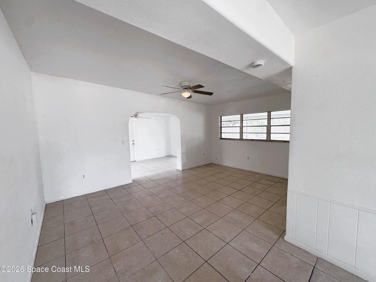 305 Edinburgh Dr - Photo 2 of 24