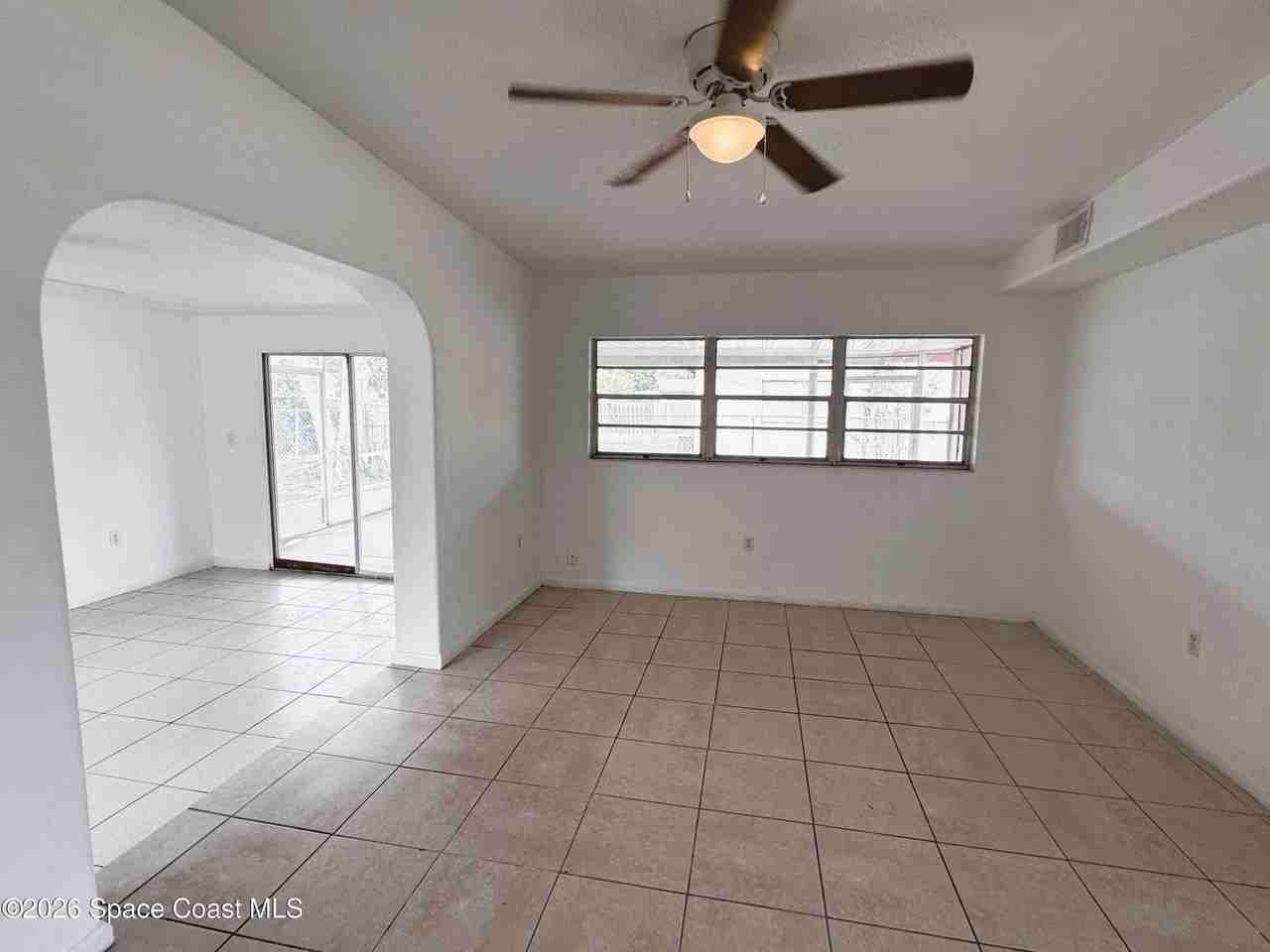 305 Edinburgh Dr - Photo 3 of 24