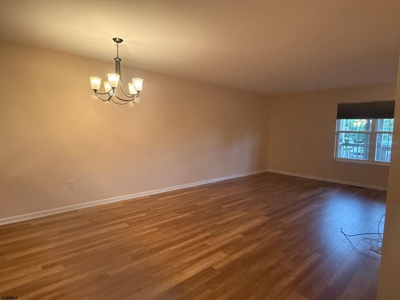 551 Linden Ave - Photo 2 of 12