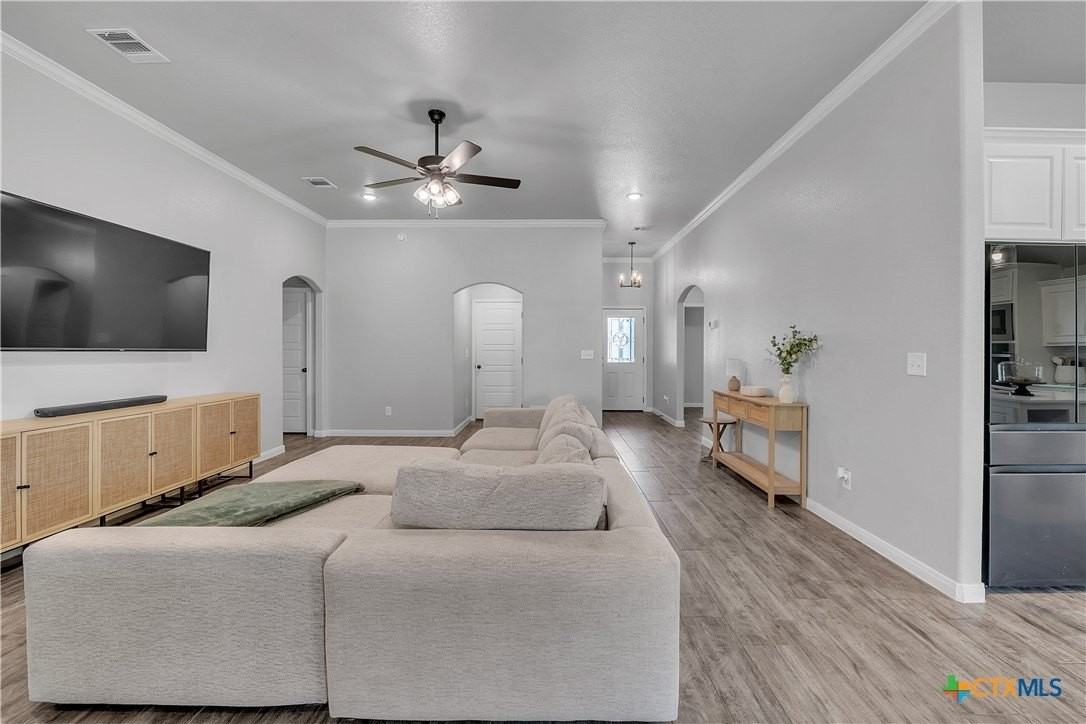 7611 Iridium Dr - Photo 3 of 26