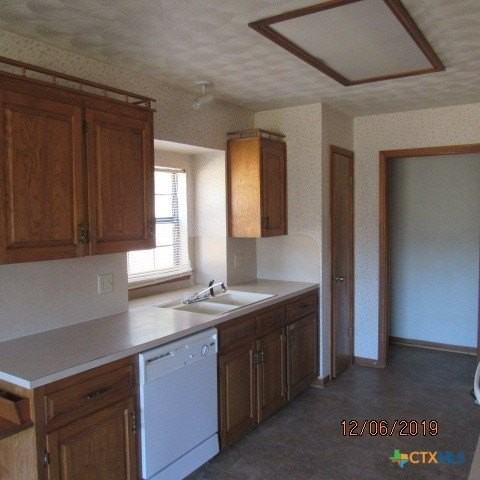 1107 Tyler Dr - Photo 6 of 19