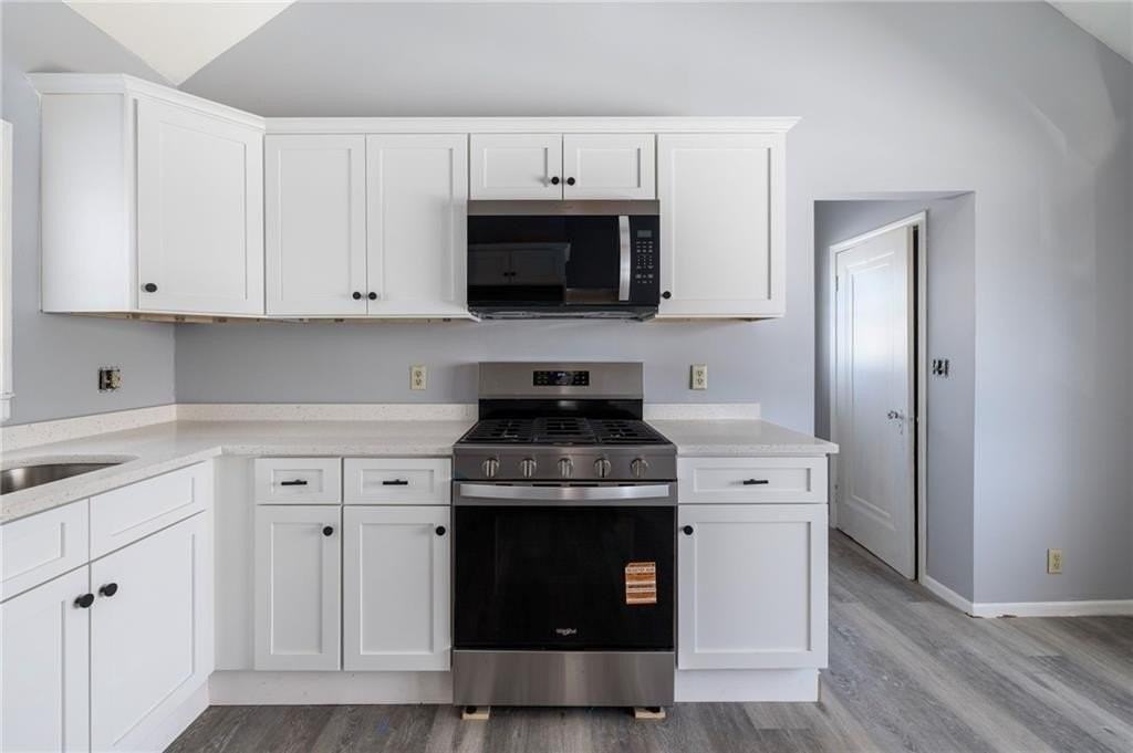 183 Baker St - Photo 7 of 30