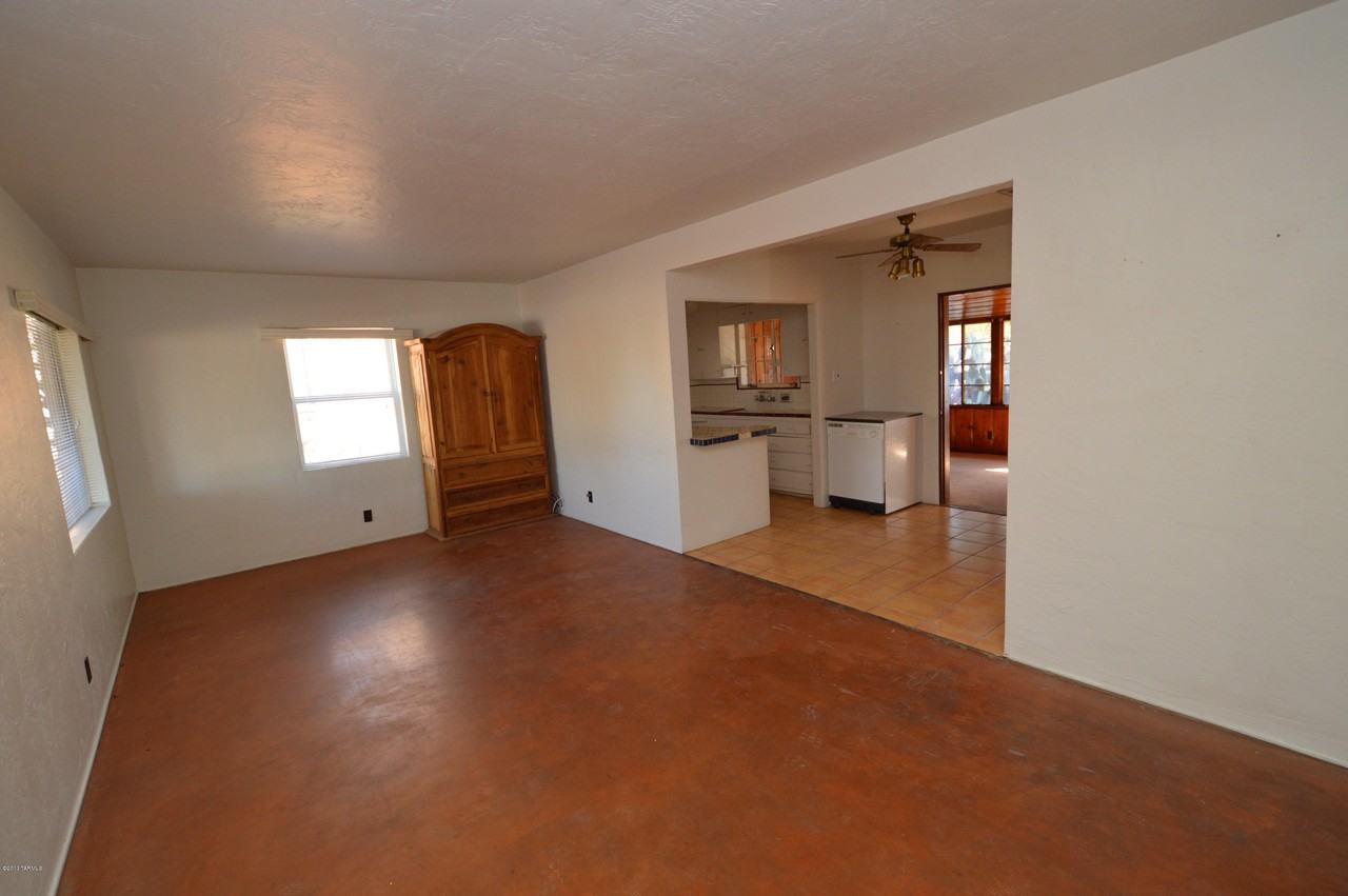 1708 E Spring St - Photo 2 of 13