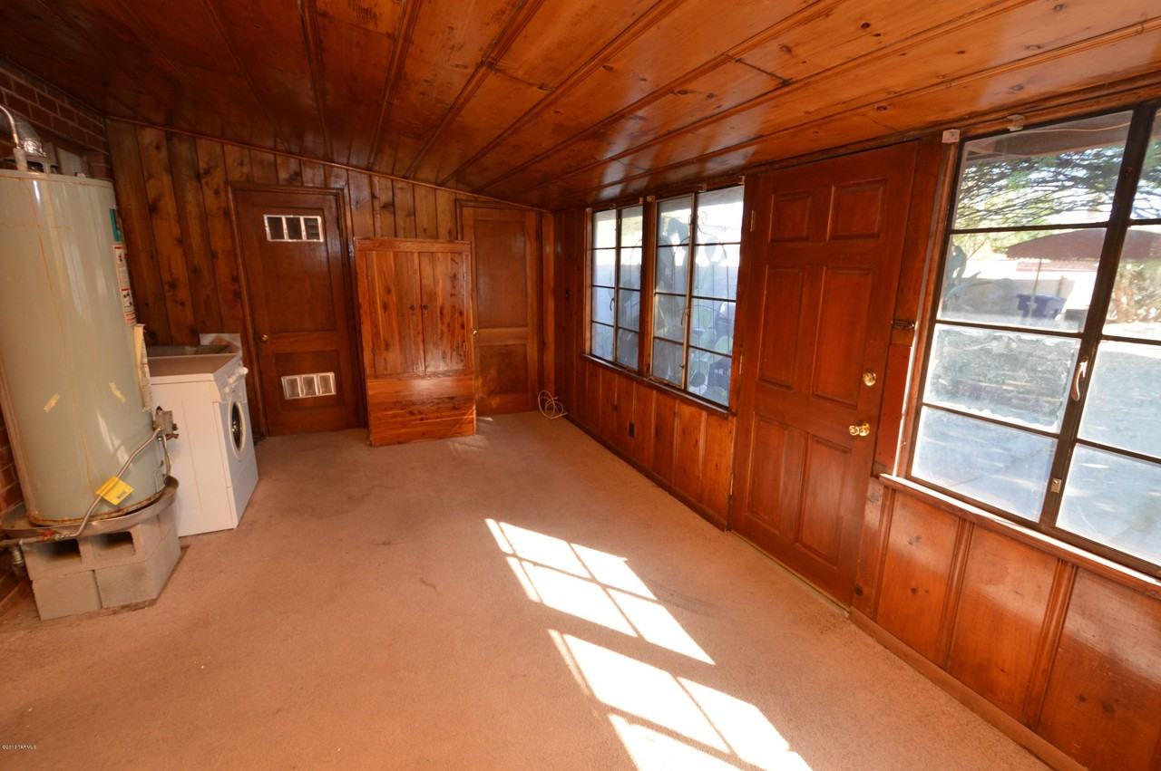 1708 E Spring St - Photo 5 of 13