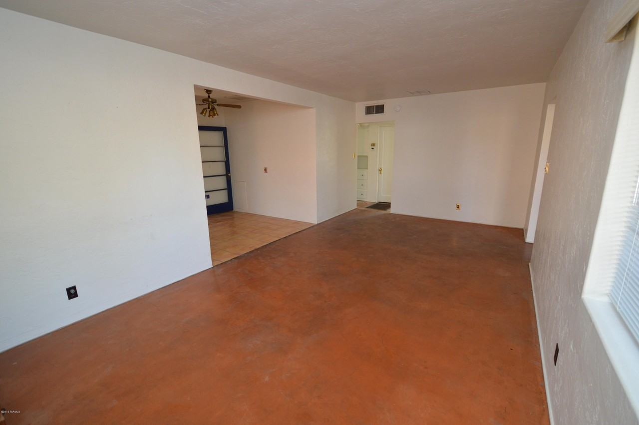 1708 E Spring St - Photo 7 of 13