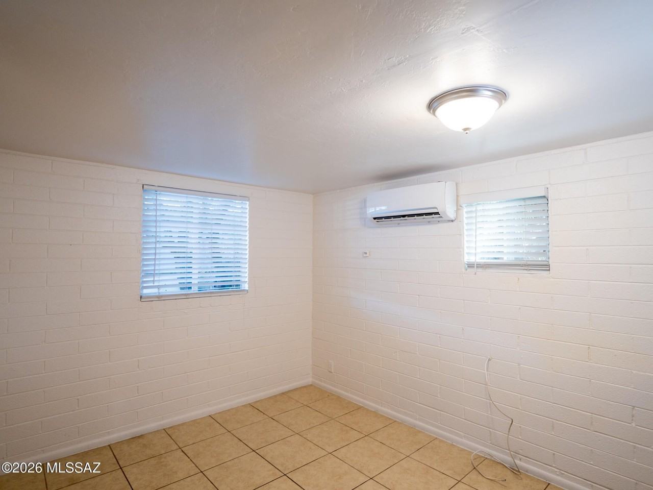 3545 E Camden St #2 - Photo 3 of 12