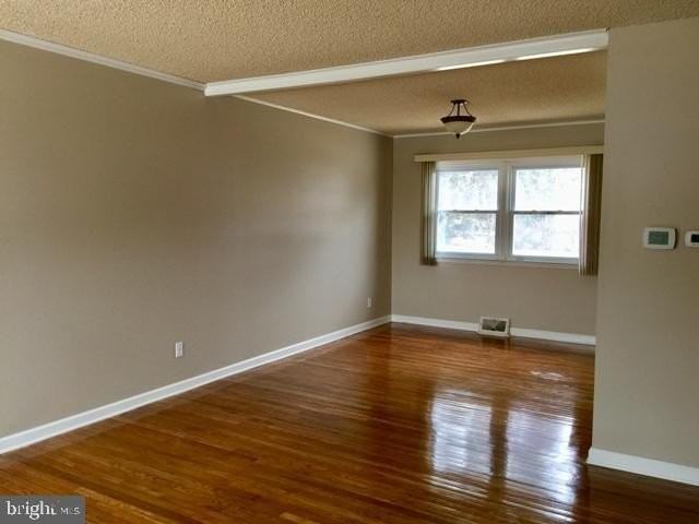 2621 Darby Dr - Photo 2 of 10