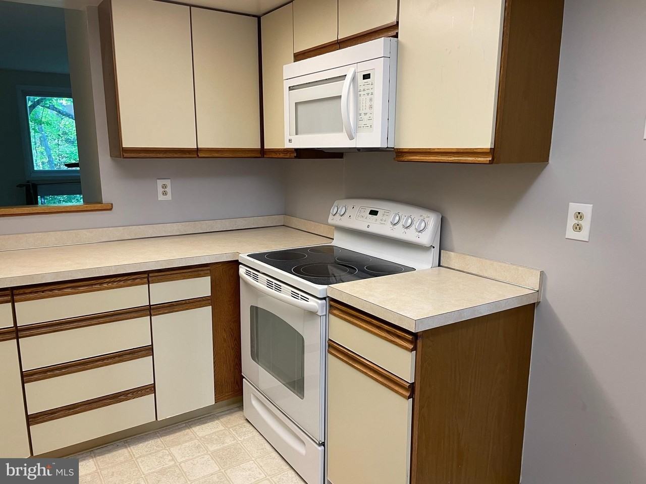 3208 Champions Dr - Photo 5 of 14