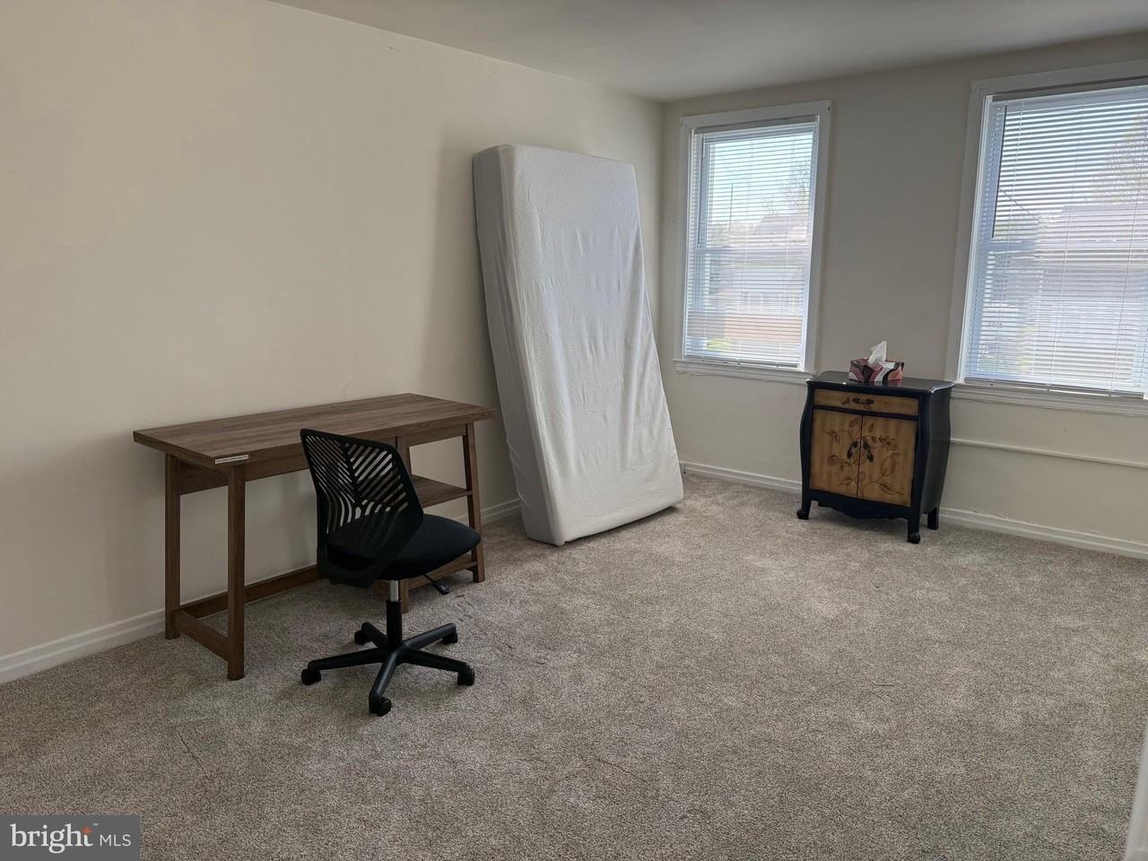 1333 Sycamore Ave - Photo 6 of 10