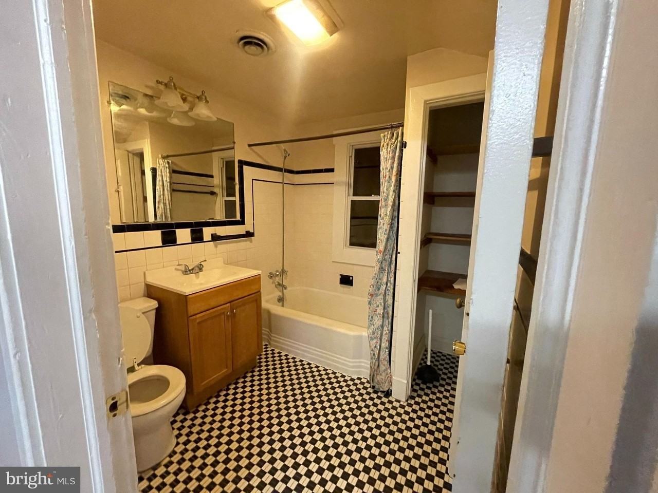 415 Crain Hwy N - Photo 5 of 8