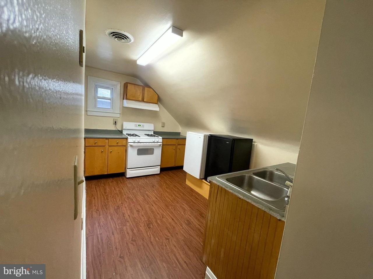 415 Crain Hwy N - Photo 6 of 8