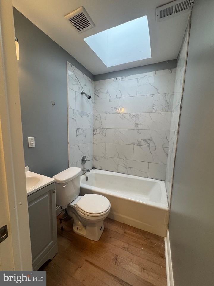 3221 Lyndale Ave - Photo 5 of 21