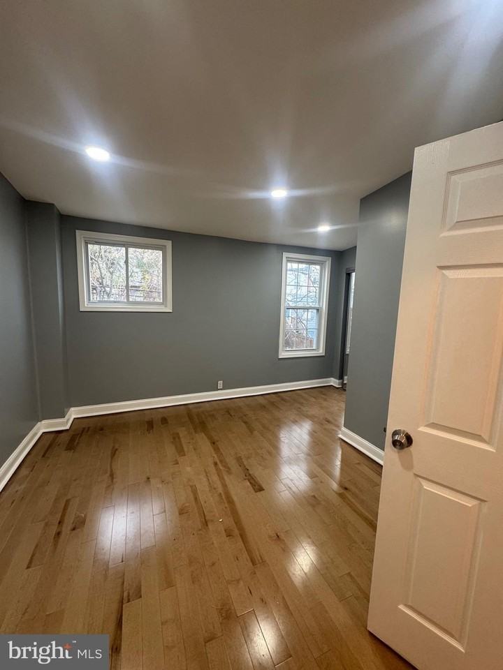 3221 Lyndale Ave - Photo 6 of 21