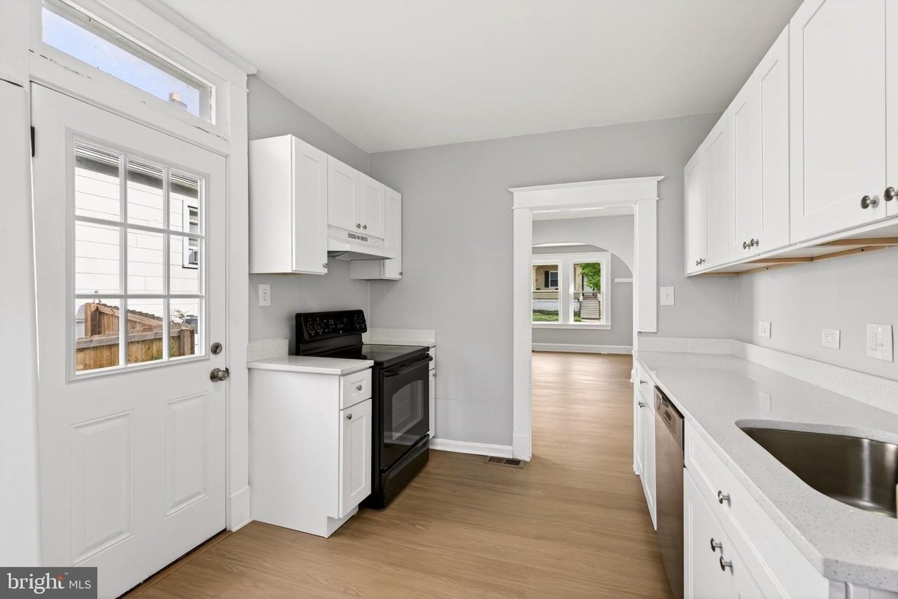 29 W Elm Ave - Photo 4 of 35