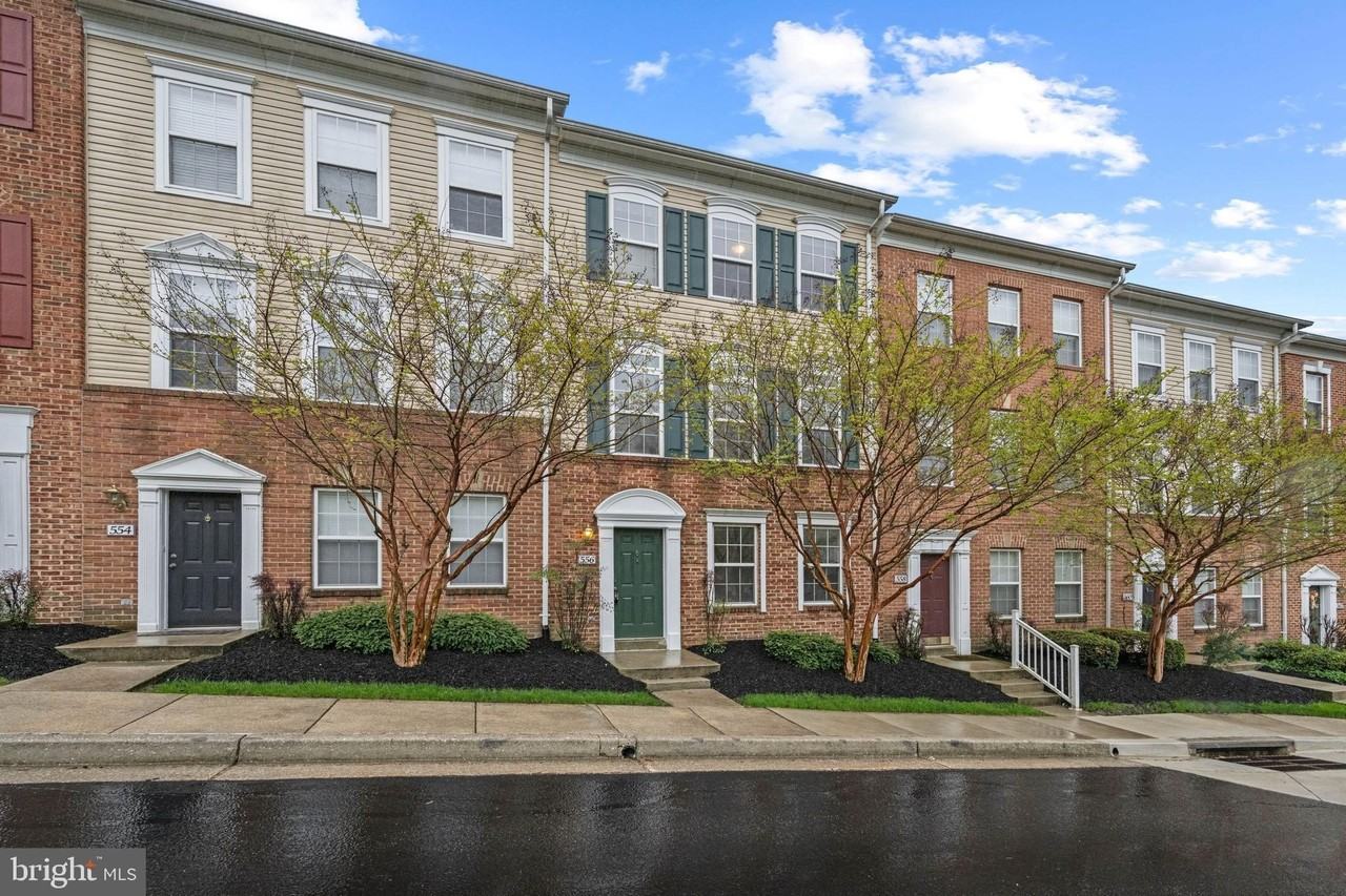 556 Rhapsody Ct - Photo 3 of 33