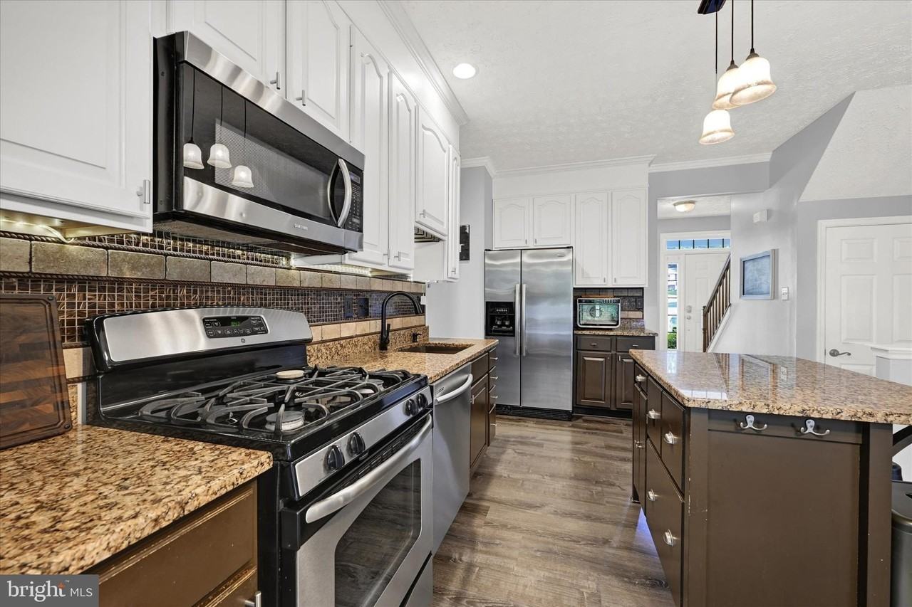 807 Kilber Ct - Photo 6 of 34