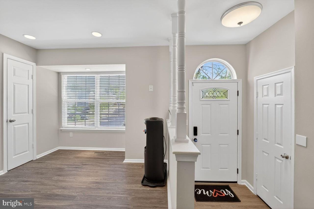 13828 Captain Marbury Ln - Photo 2 of 20