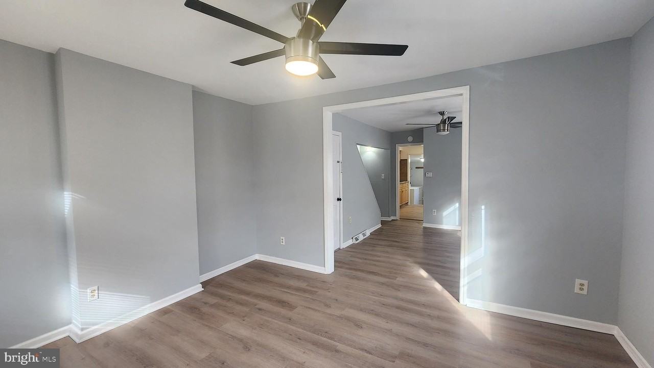 108 E Pacific Ave #1 - Photo 3 of 19